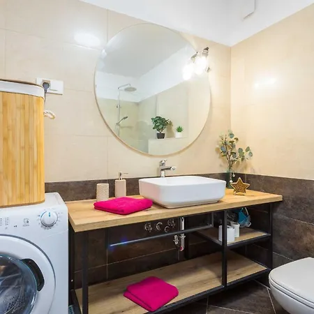 Cesare 2 With Shared Pool Апартаменты Лижнян