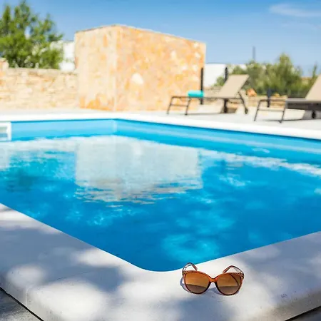 Cesare 2 With Shared Pool Лижнян