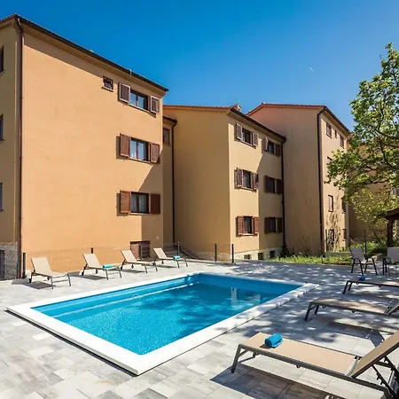 Διαμέρισμα Cesare 2 With Shared Pool Ližnjan